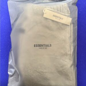 Essentials Fear of God Dark Oatmeal Shorts (XS)